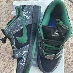 Brand New Nike SB Dunk Low There Skateboards. Men’s size 9.5